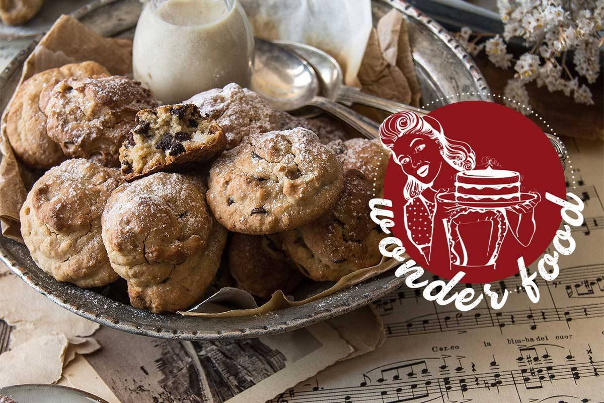 Biscotti di avena con pere e cioccolato