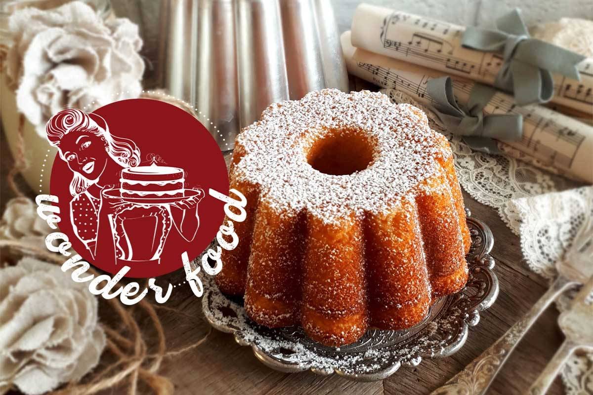Bundt cake al latte caldo, limone e vaniglia