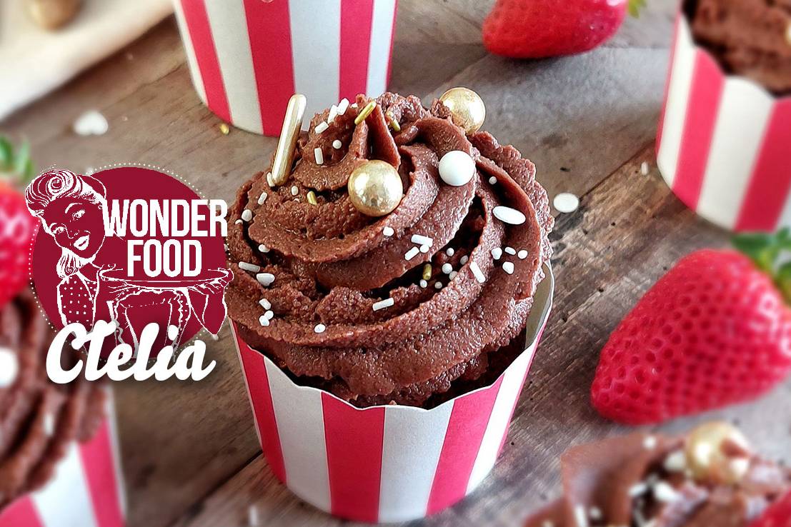 Cupcakes al cioccolato e fragole