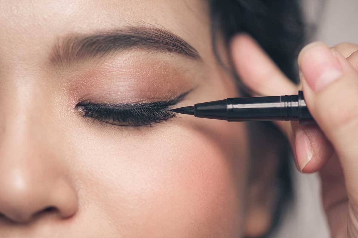 Come si applica l'eyeliner?