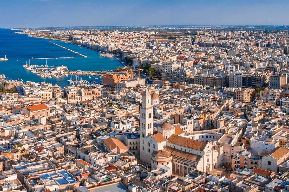 Mercato immobiliare a Bari: compravendite in forte calo