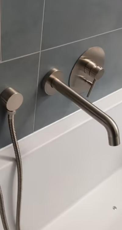 Rubinetto da parete per vasca Newform acciaio, come nuovo