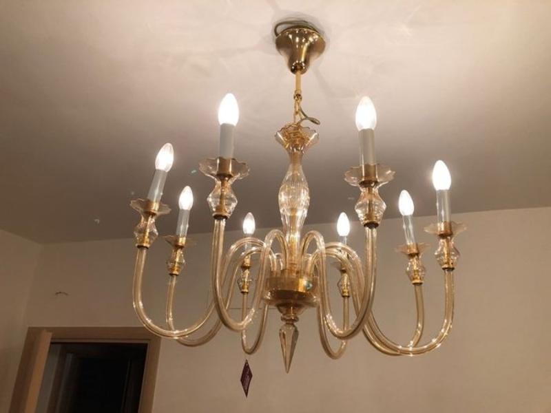 De Majo lampada a sospensione a 10 luci con vetro ambra montatura dorata