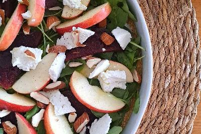 Insalata d'Autunno con mele e ricotta di bufala