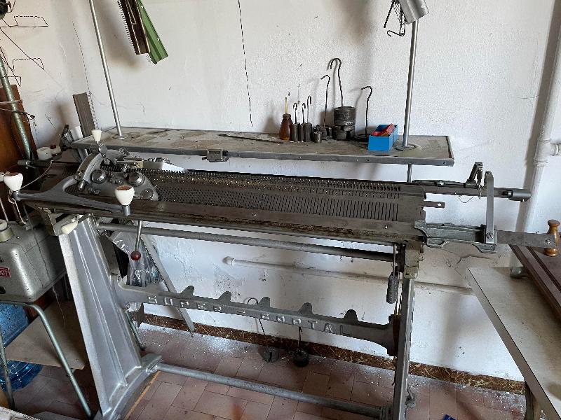 stock macchine per maglieria tagliacuce bobinatoi