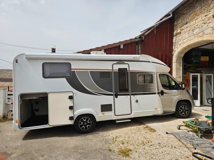 Camper semintegrale BURSTNER usato Harmony line TD73, FIAT 2.3 l