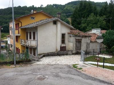 Casa indipendente da ristrutturare internamente 
