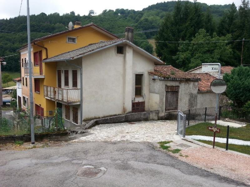 Casa indipendente da ristrutturare internamente 