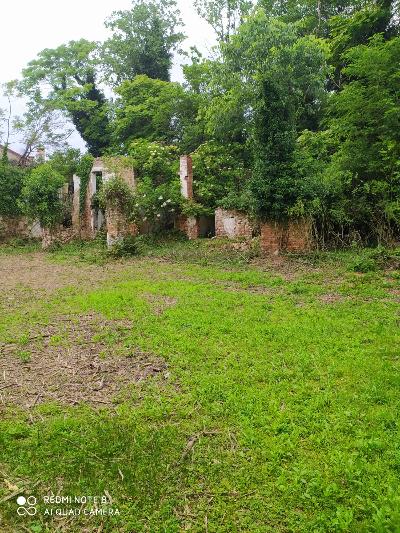 Vendita terreno con casa da riedificare