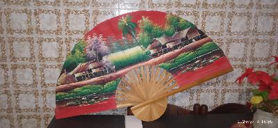 ventaglio gigante dipinto a mano