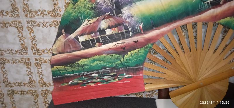 ventaglio gigante dipinto a mano