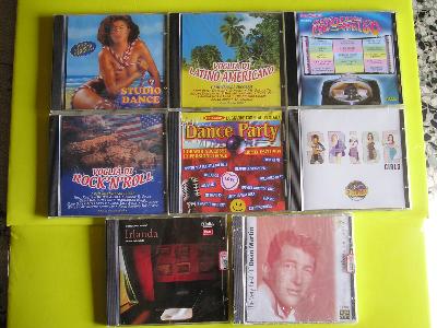 In blocco 17 cd musica di vario genere NUOVI