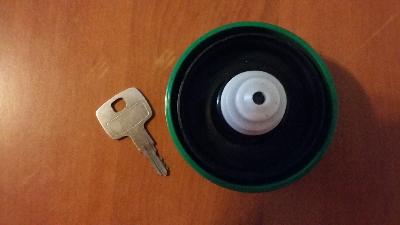 Tappo serbatoio della benzina con chiavi