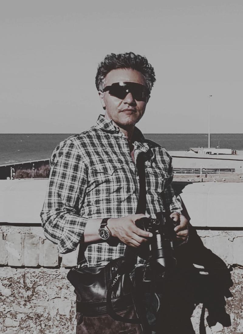 Fabrizio, 57 anni, italiano mai sposato e senza figli.