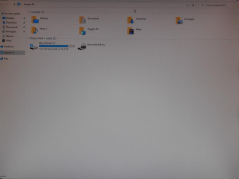 Desktop di marca Gigabyte Chassis + monitor + tastiera