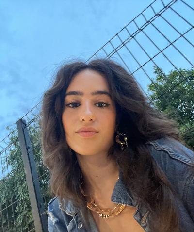 Emma, ragazza acqua e sapone