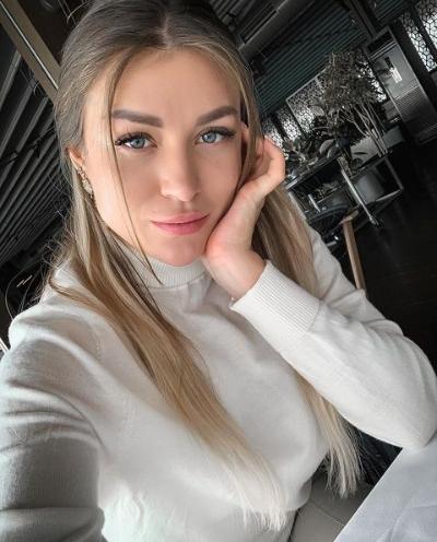 Daniela, donna di bella presenza