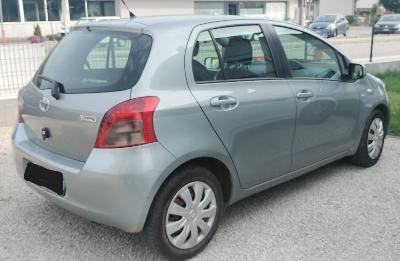 Toyota Yaris Berlina 5 porte 1.3 AMT (87 cv) Sol