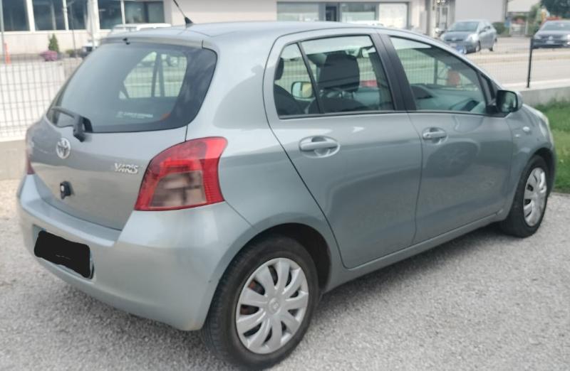Toyota Yaris Berlina 5 porte 1.3 AMT (87 cv) Sol