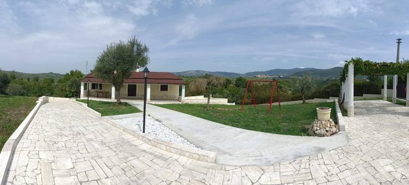 INDIPENDENTE A PALOMBARA SABINA CON TERRENO