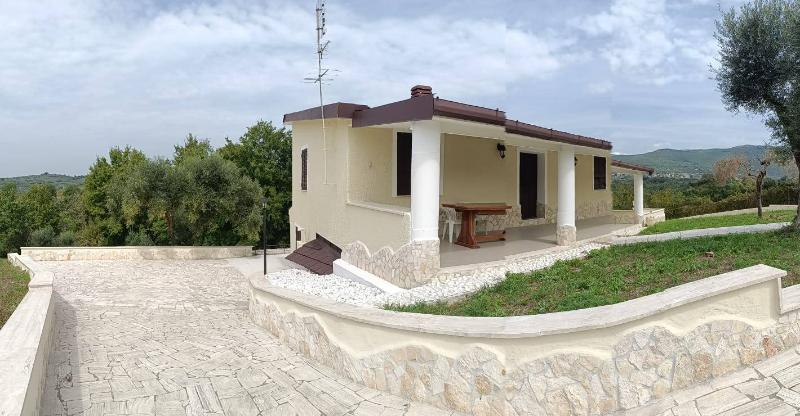 INDIPENDENTE A PALOMBARA SABINA CON TERRENO