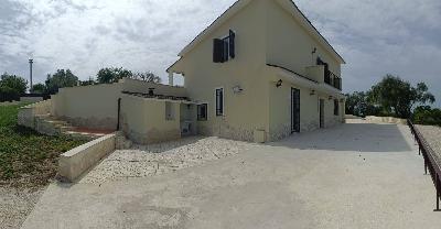 INDIPENDENTE A PALOMBARA SABINA CON TERRENO