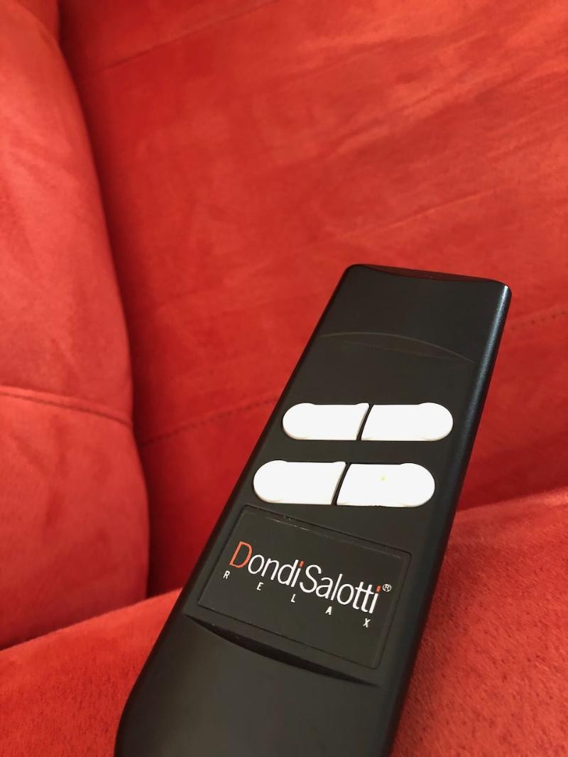 Vendesi poltrona alzapersona elettrica reclinabile Dondi