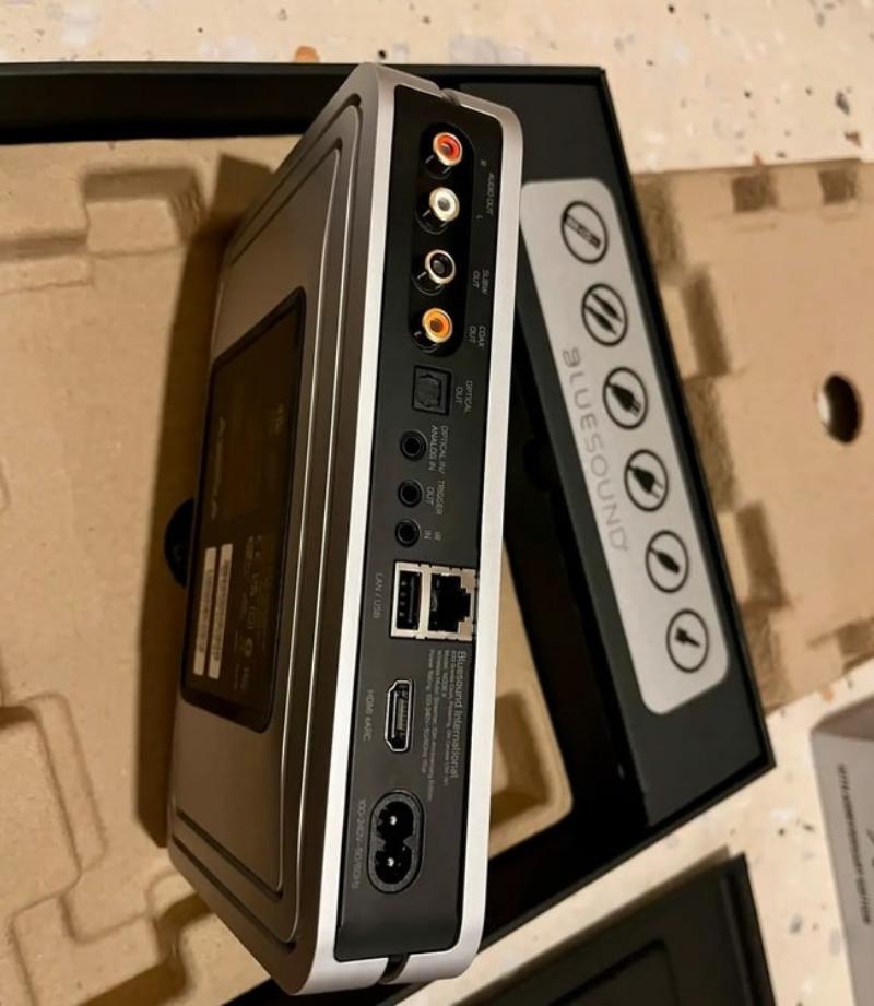 Bluesound Node X Streamer 10° anniversario + accessori