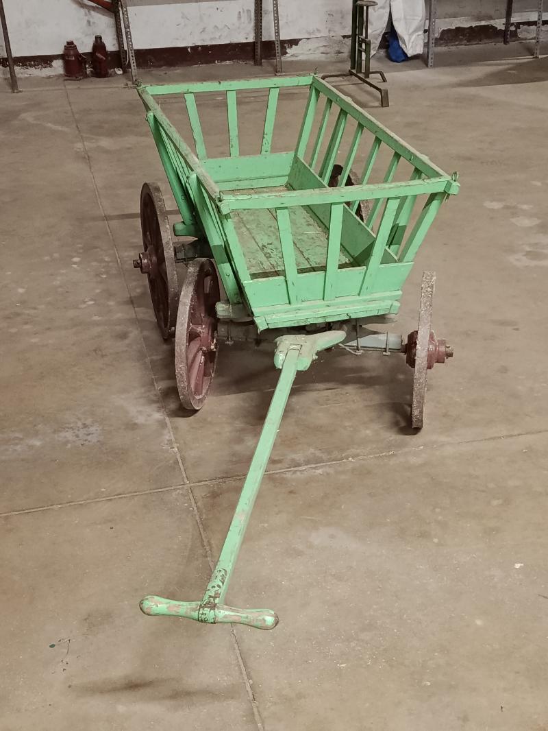 VECCHIO CARRETTINO A MANO