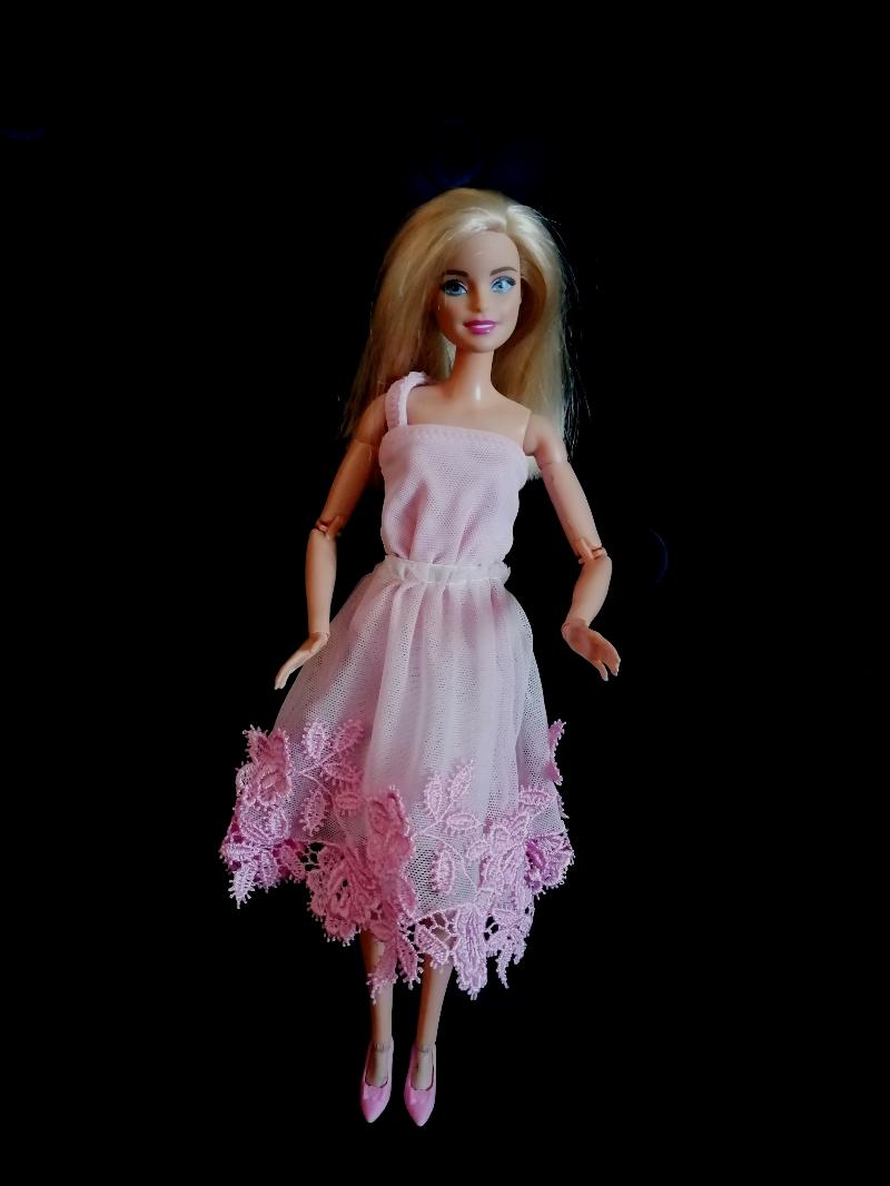Creo abitini per la bambola Barbie 