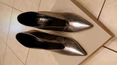 Stivaletti mezzastagione con il tacco. NUOVI. PELLE VERA