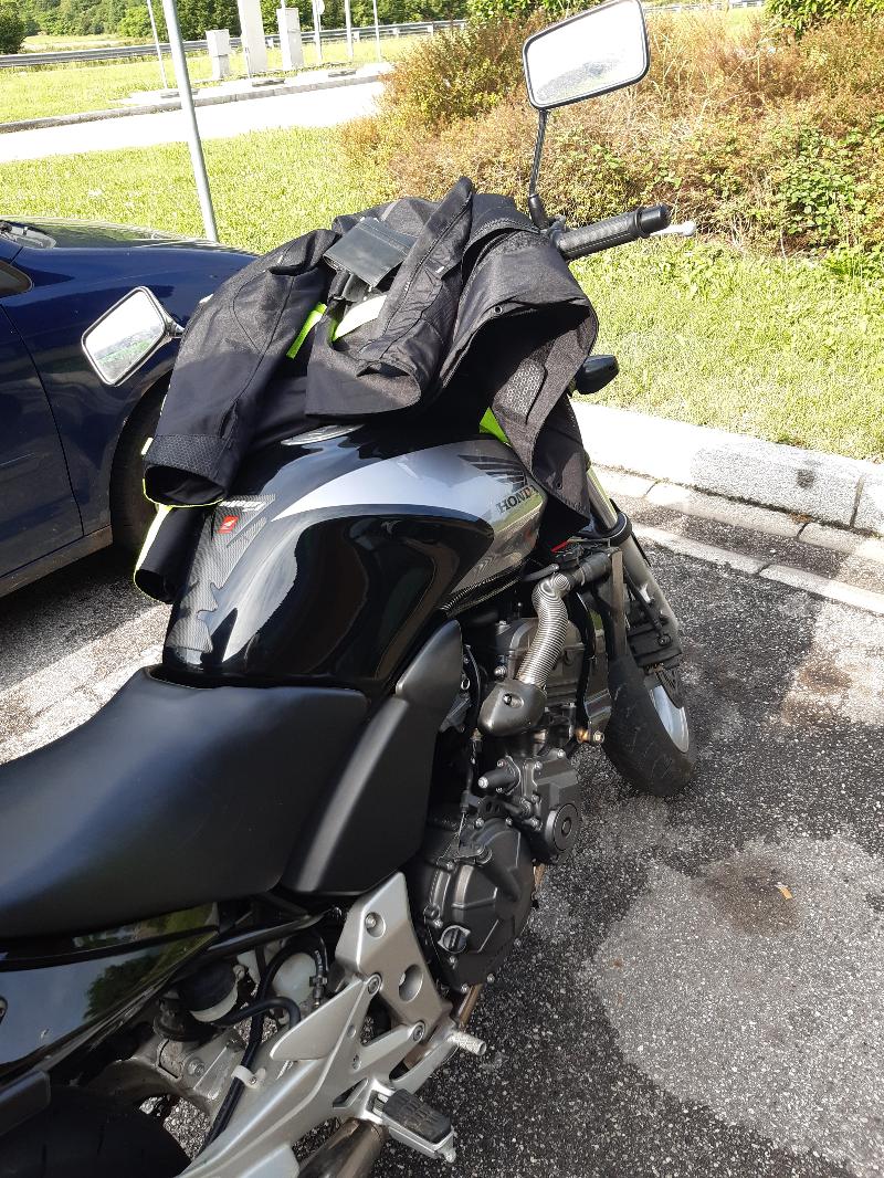 I'm looking for a beautiful woman