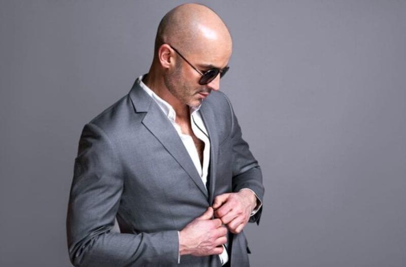 Sono solare, energico, sincero ed intraprendente