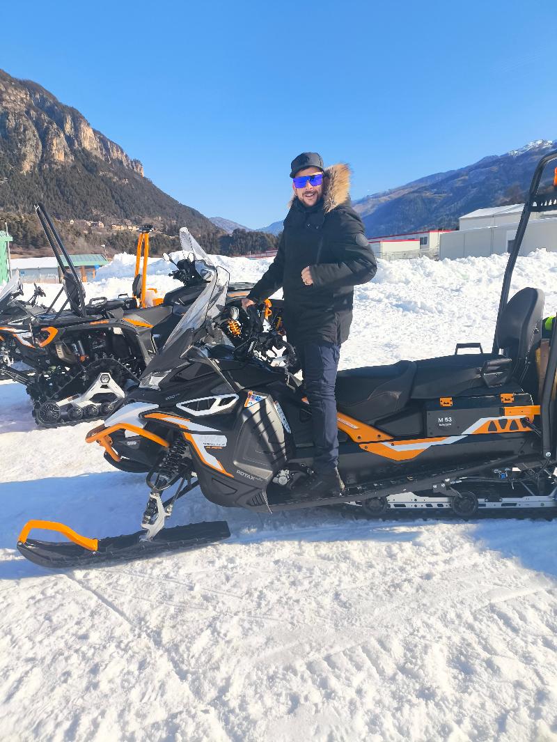 Sono un uomo serio e rispettoso. Amo l’avventura e la natura, pratico sport