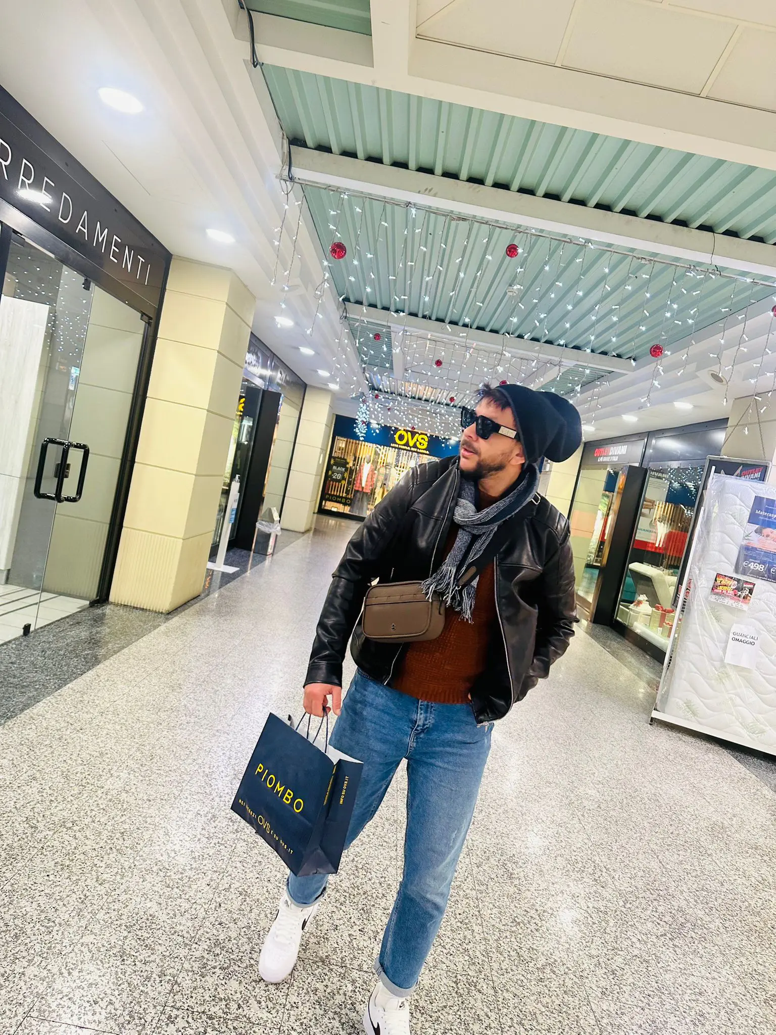 Sono un uomo serio e rispettoso. Amo l’avventura e la natura, pratico sport