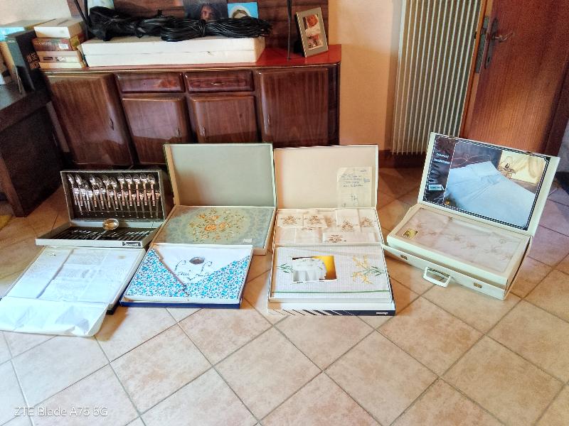 Corredo come si usava anni fa mai usato ancora inballato