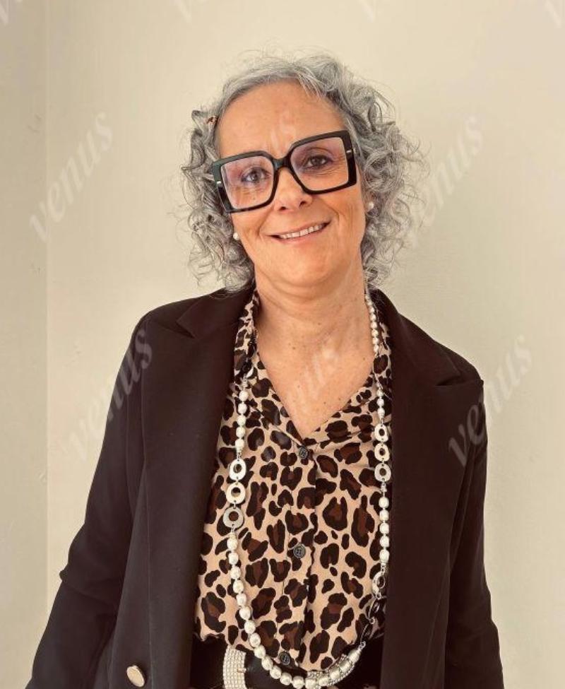 Mirano (Venezia) Elena di 48 anni 