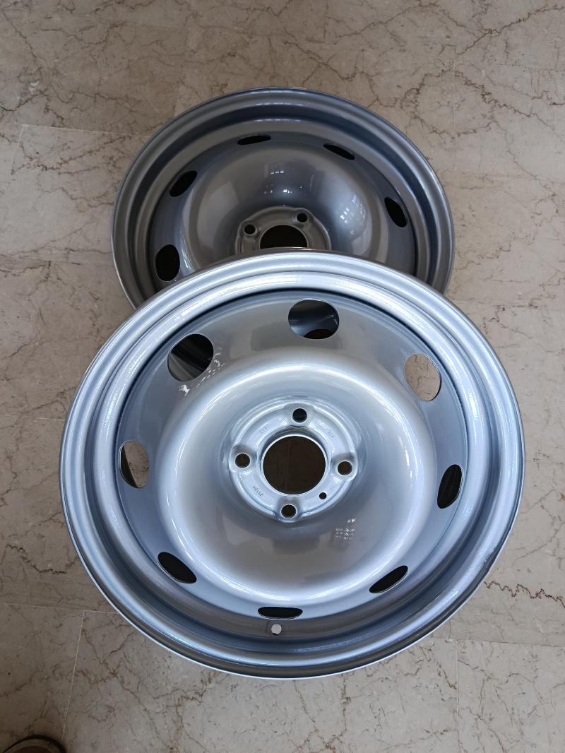 Vendita quattro cerchi da 16 pollici per auto
