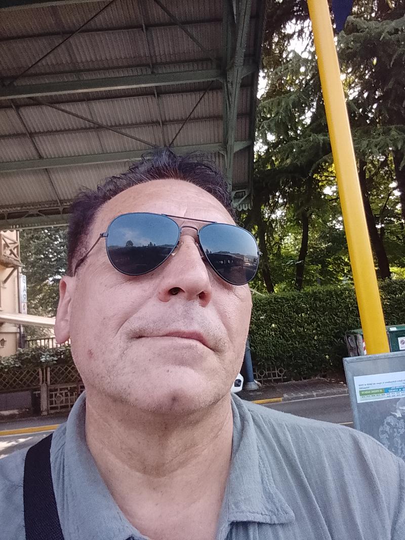 Cerco una lei carina l'amicizia poi si vedra