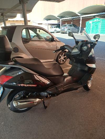 Aprilia 300 atlantic