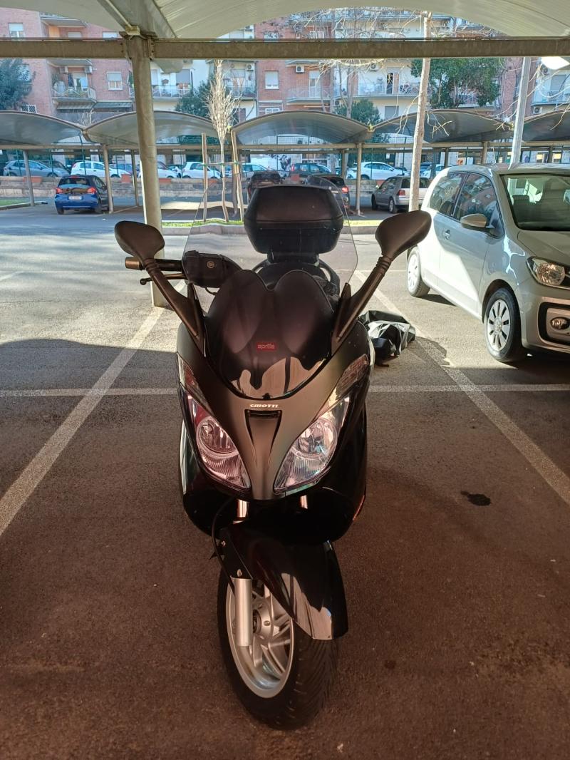 Aprilia 300 atlantic