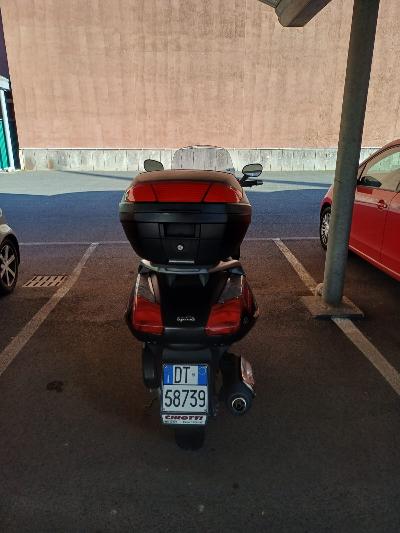 Aprilia 300 atlantic