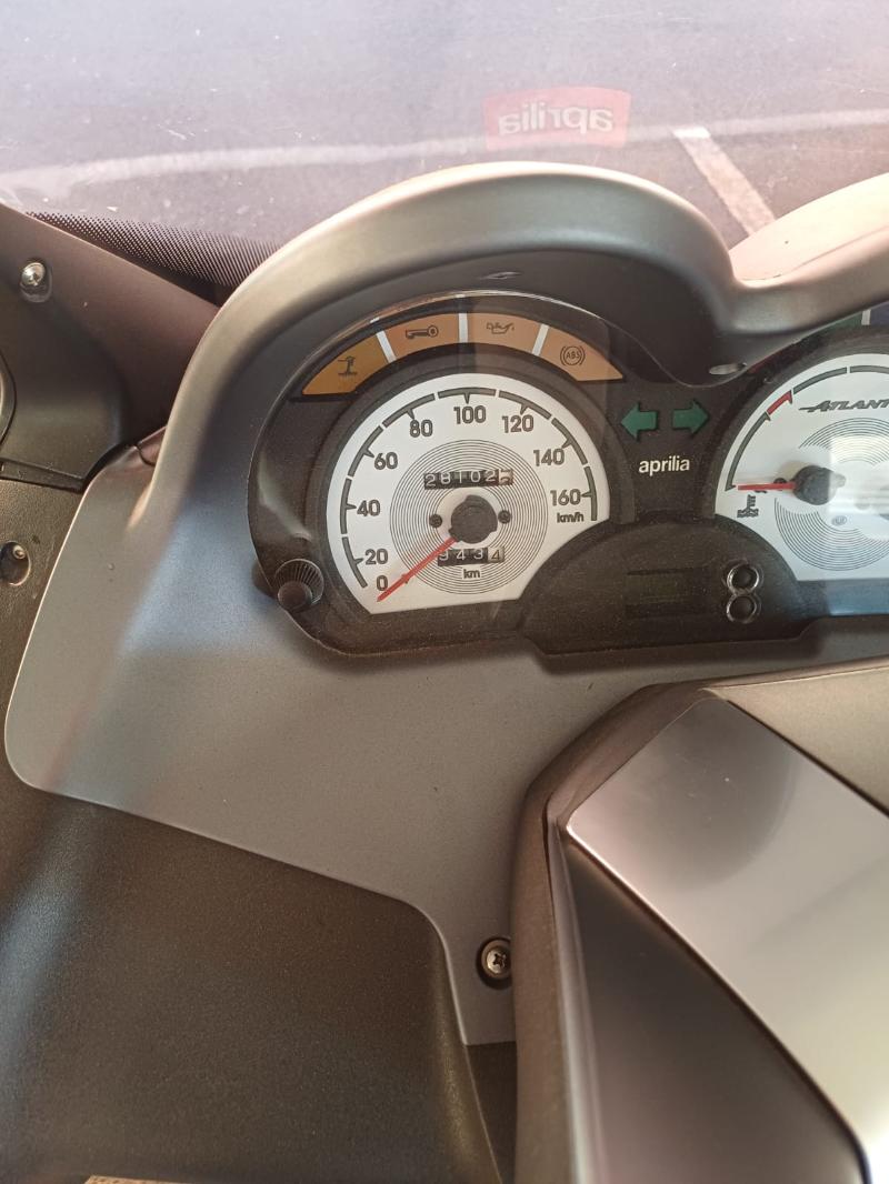 Aprilia 300 atlantic