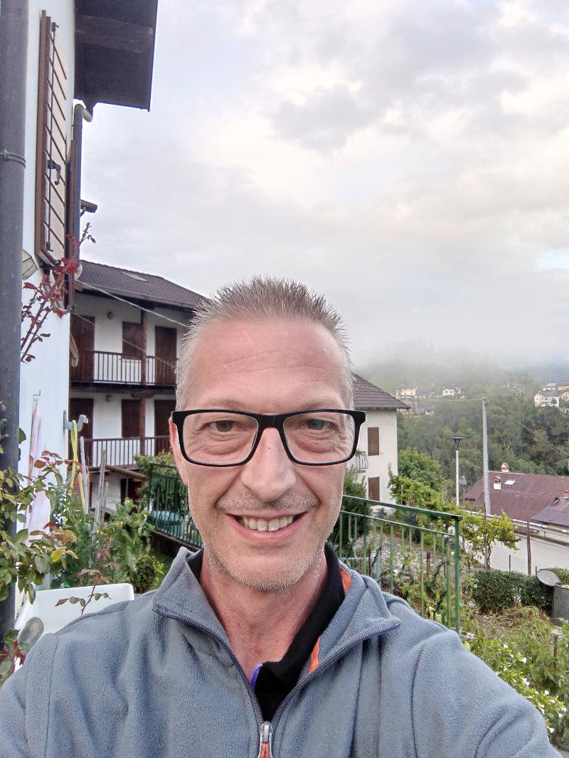 Cerco una donna per provare a costruire qualcosa 