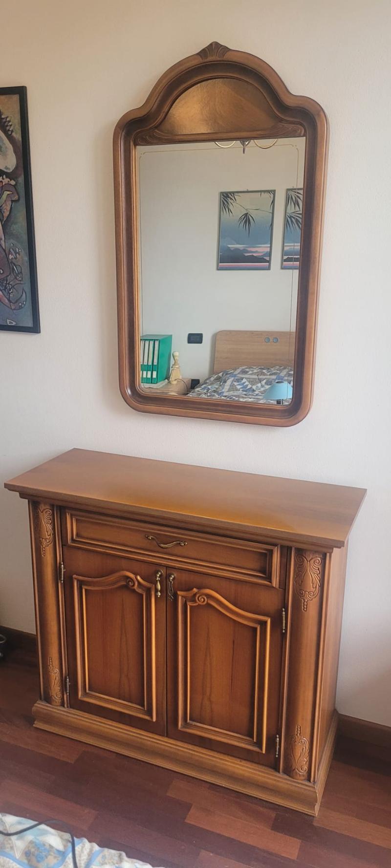 Mobile in stile con intaglio + specchiera coordinata