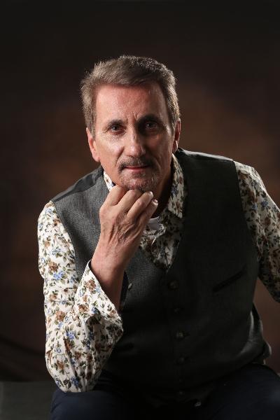 Uomo single, incontra Renato