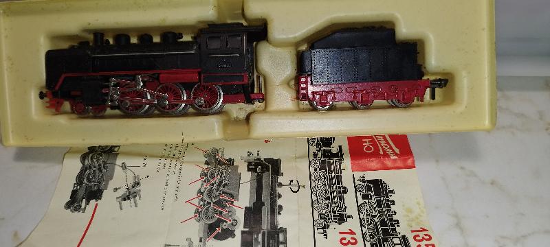 Locomotiva a vapore con tender marca Fleischmann