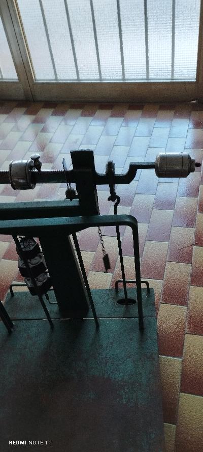 ANTICA PESA BASCULA/BASSACUNA IN FERRO - PESATA MAX 300 KG.
