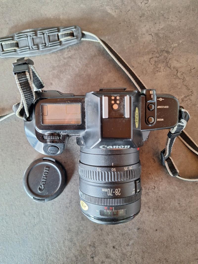 CANON EOS 650 con obiettivo Canon 28/70