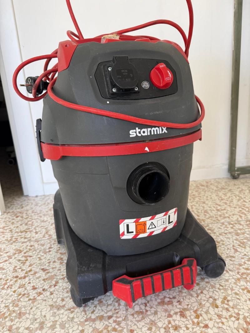 Aspiratore soffiatore con presa apparecchi elettrici
